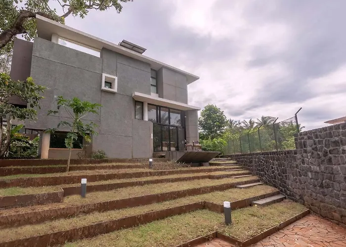 Villa Foresta By Stayvista With Modern Decor, Swimming Pool & Expansive Lawn For A Perfect Escape Lonavala
